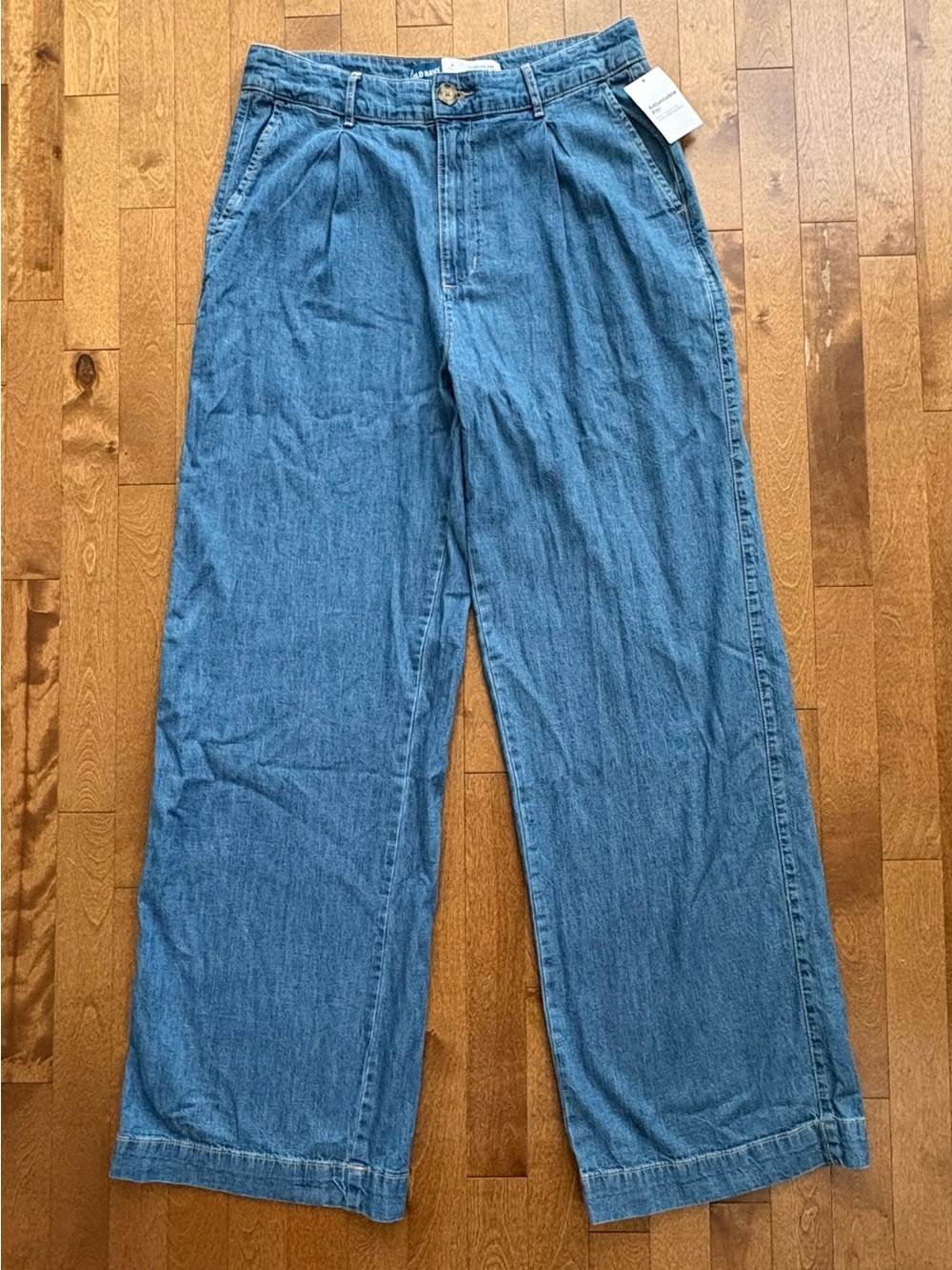 Old Navy Extra High-Rise Super Wide Leg Jeans | Size 8 Tall (Pleated)